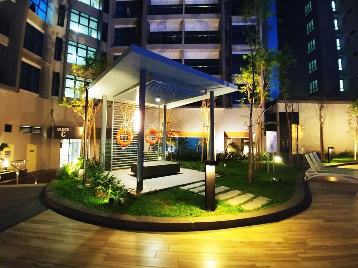 Mykey Atlantis B-22-04 Melaka City Bagian luar foto